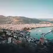 photo-1661163090830-b45f31291e3a.avif